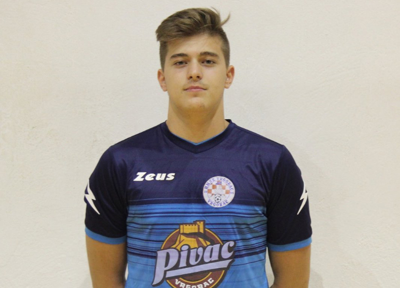 Mladi malonogometaš Toni Pervan (24), član HMNK Vrgorac poginuo je sinoć u prometnoj nesreći u blizini Vrgorca u Hrvatskoj.